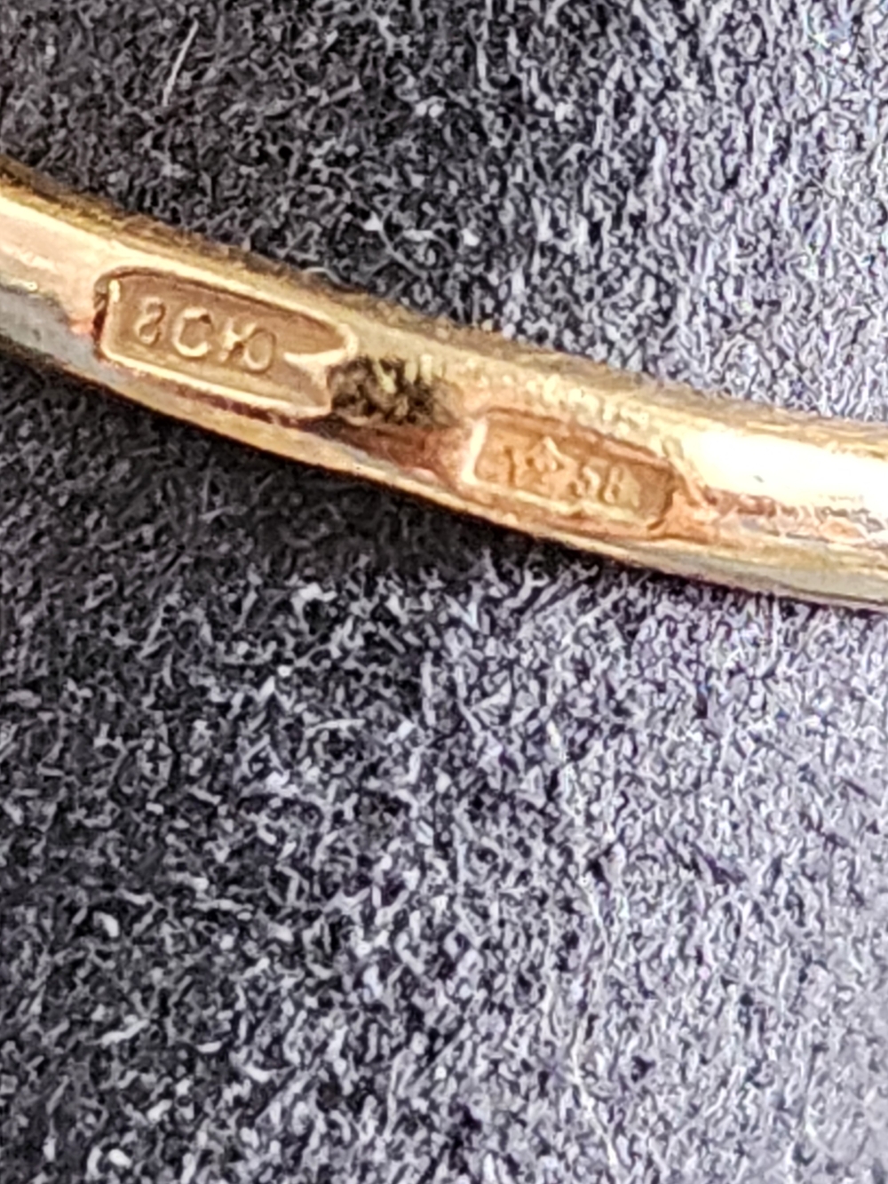 Vintage 14K Yellow Gold Oval Red Ruby Bezel Solitaire Ring Sz 8 - Picture 8 of 10